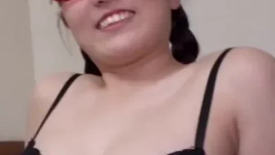 Xem phim sex Nàng kính đỏ thủ dâm HD tại Phevkl App