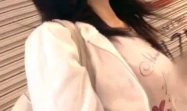 Em gái bán bia quyến rũ - Phim sex HD tại Phevkl App