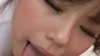 Nữ nhân viên massage phục vụ từ A-Z tại Phevkl App