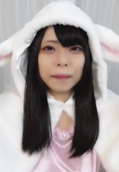 Cô nhân viên công sở xinh đẹp gợi cảm cosplay