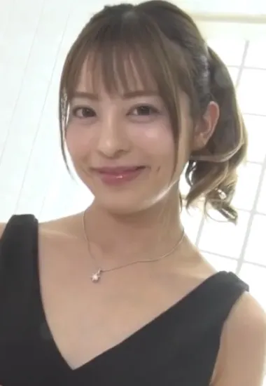 Cựu idol ra mắt và phục vụ khách như người yêu