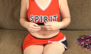 Cheerleader nhỏ nhắn và màn sex ký ức | Phevkl